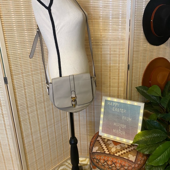 Vince Camuto crossbody purse - Picture 3 of 3